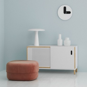NORMANN COPENHAGEN stolní lampa Shelter světle šedá