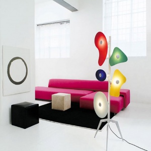 FOSCARINI stojací lampa Orbital barevná