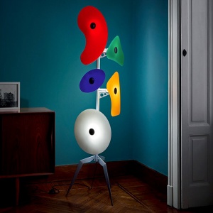 FOSCARINI stojací lampa Orbital barevná