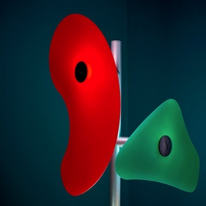 FOSCARINI stojací lampa Orbital barevná