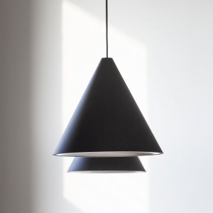 FLOS závěsné svítidlo String Light Cone černé 12m kabel