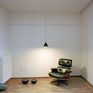 FLOS závěsné svítidlo String Light Cone černé 12m kabel