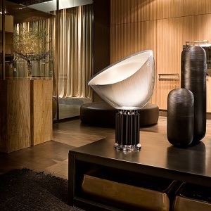 FLOS stolní lampa Taccia bronz velká