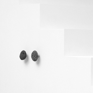 věšáky Stone Hooks