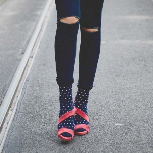 V PÁRU ponožky Navy Dotty vel. L