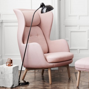 FRITZ HANSEN stojací lampa Kaiser Idell černá lesklá
