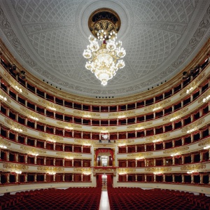 závěsné svítidlo La Scala Milano opálové střední