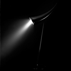 FLOS stolní lampa Ará