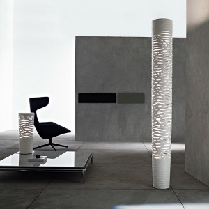 FOSCARINI stojací lampa Tress velká bílá