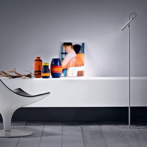 FOSCARINI stojací lampa Magneto bílá