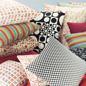 VITRA polštář Quatrefoil Pink