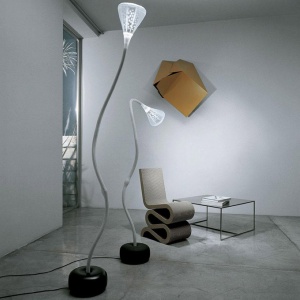 stojací lampa Pipe