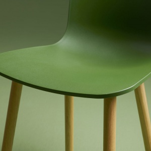 VITRA židle HAL Wood hnědá
