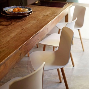 VITRA židle HAL Wood ledová