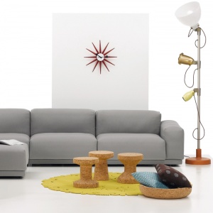 VITRA nástěnné hodiny Sunburst Clock červená