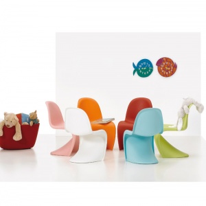 VITRA židlička Panton Junior tmavě červená