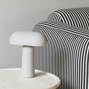 NORMANN COPENHAGEN přenosná stolní lampa Porta šedá