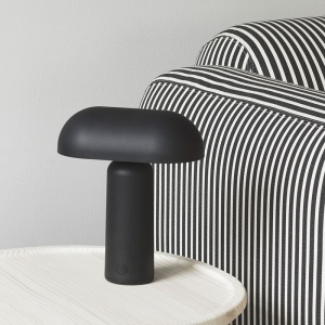 NORMANN COPENHAGEN přenosná stolní lampa Porta černá
