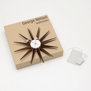 VITRA nástěnné hodiny Sunburst Clock ořech - z expozice