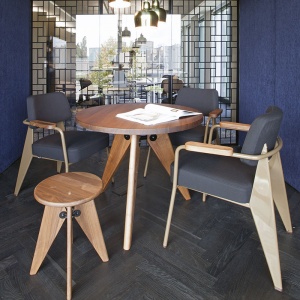 VITRA stolička Tabouret Solvay tmavý dub