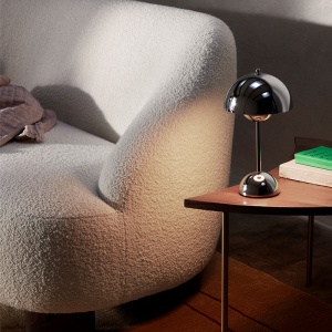 přenosná stolní lampa Flowerpot VP9 chrom