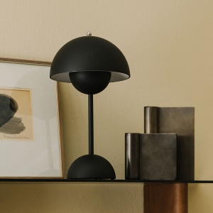 přenosná stolní lampa Flowerpot VP9 matná černá