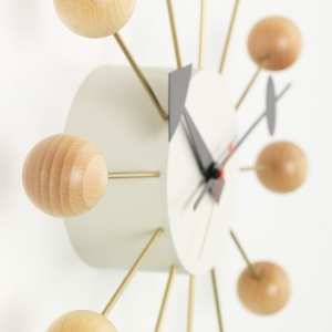 VITRA nástěnné hodiny Ball Clock buk