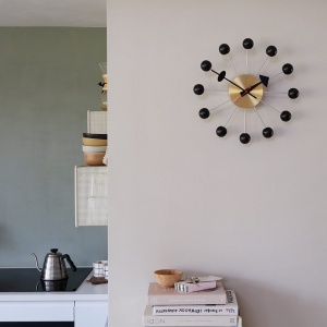 VITRA nástěnné hodiny Ball Clock černá