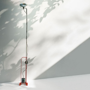 FLOS stojací lampa Toio LED červená
