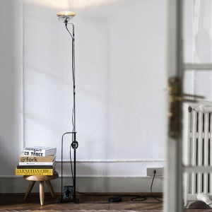FLOS stojací lampa Toio LED černá
