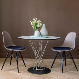 VITRA jídelní stůl Noguchi Dining Table 90 cm