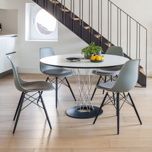 jídelní stůl Noguchi Dining Table 121 cm