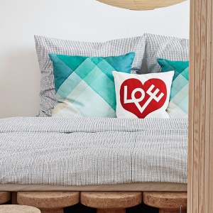 VITRA polštář Graphic Print Love