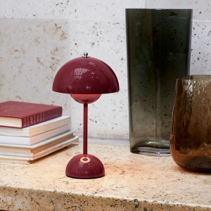 přenosná stolní lampa Flowerpot VP9 švestková